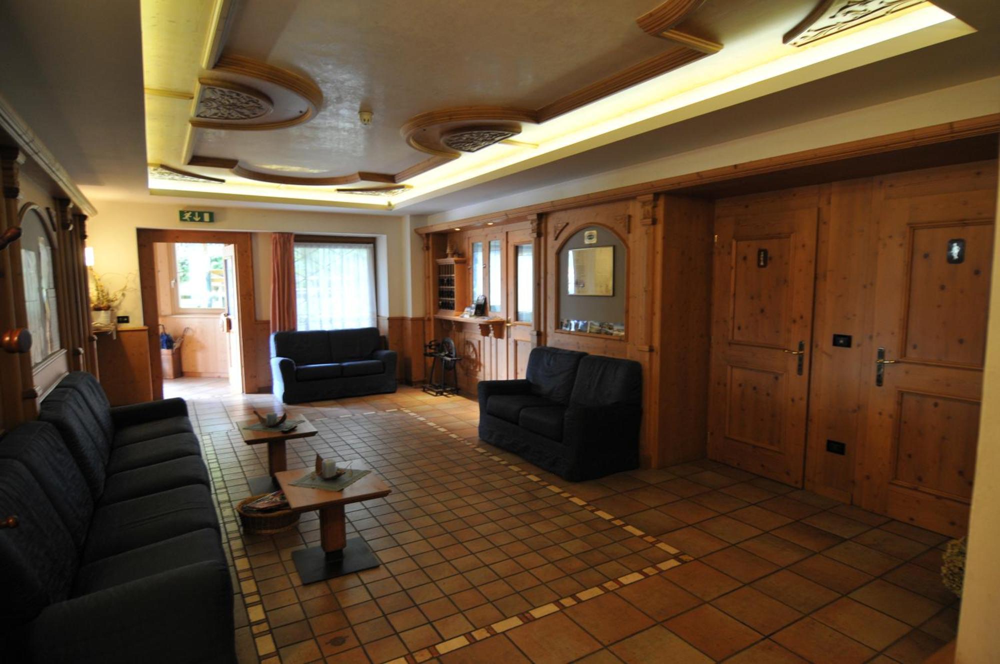 Al Pian Garni Hotel - B&B & Pizza Vattaro Kültér fotó