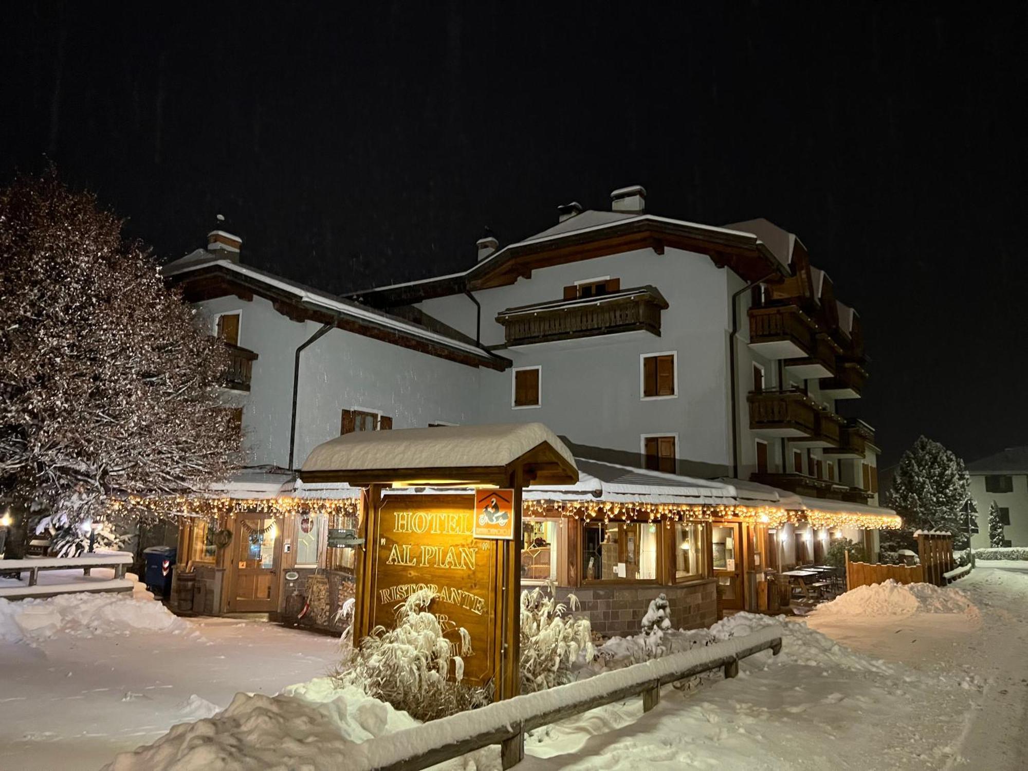 Al Pian Garni Hotel - B&B & Pizza Vattaro Kültér fotó