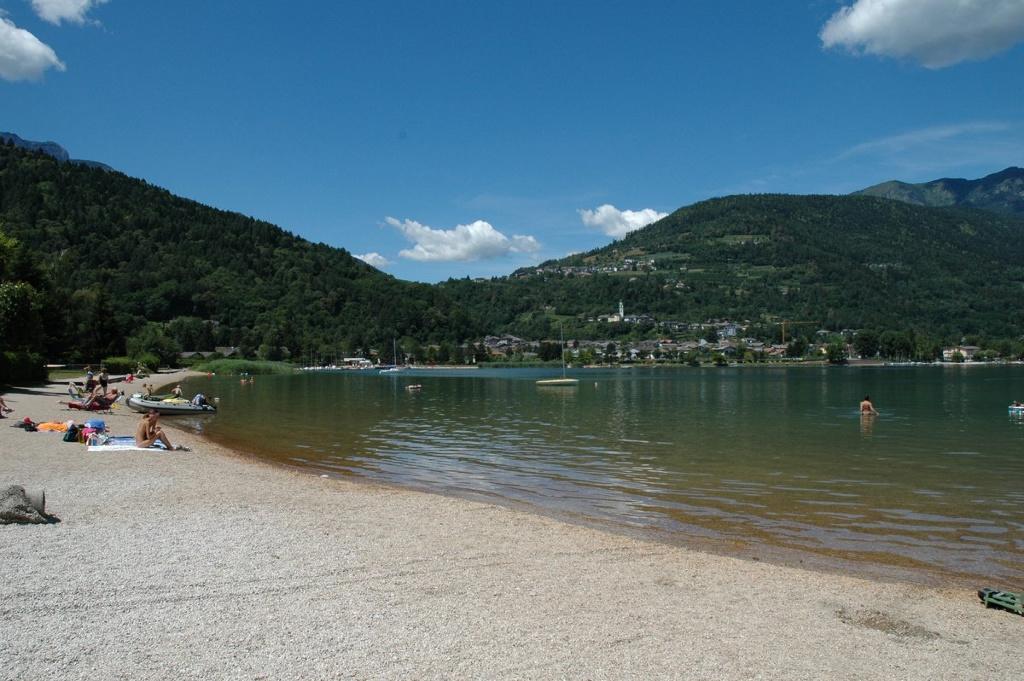 Al Pian Garni Hotel - B&B & Pizza Vattaro Kültér fotó
